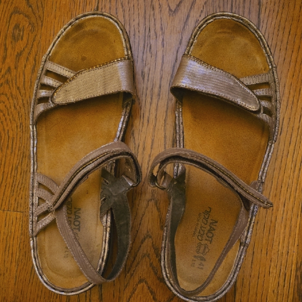NAOT Women's arch supportive Sandals Sz41/10